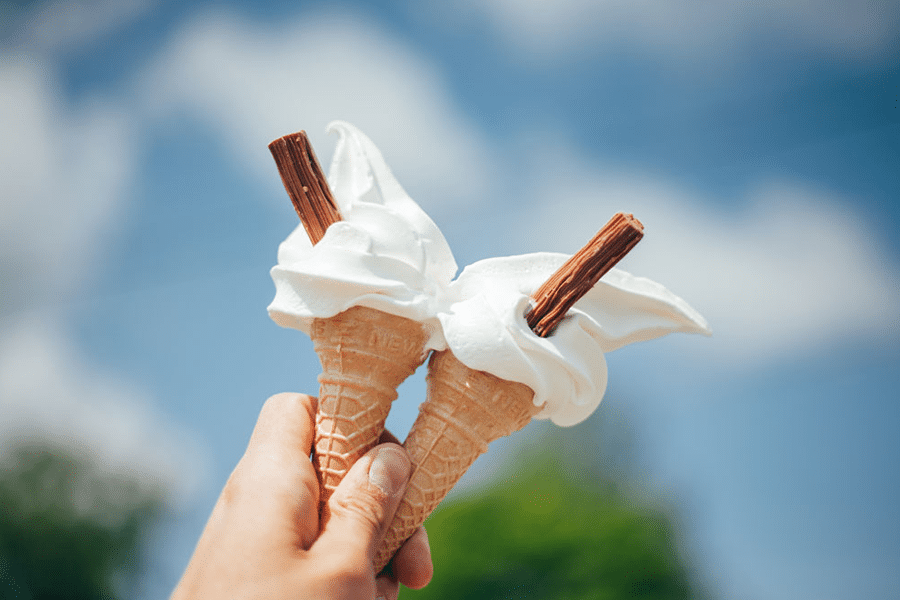 Scoops Soft Serve van arriving on time and setting up at a Perth event
